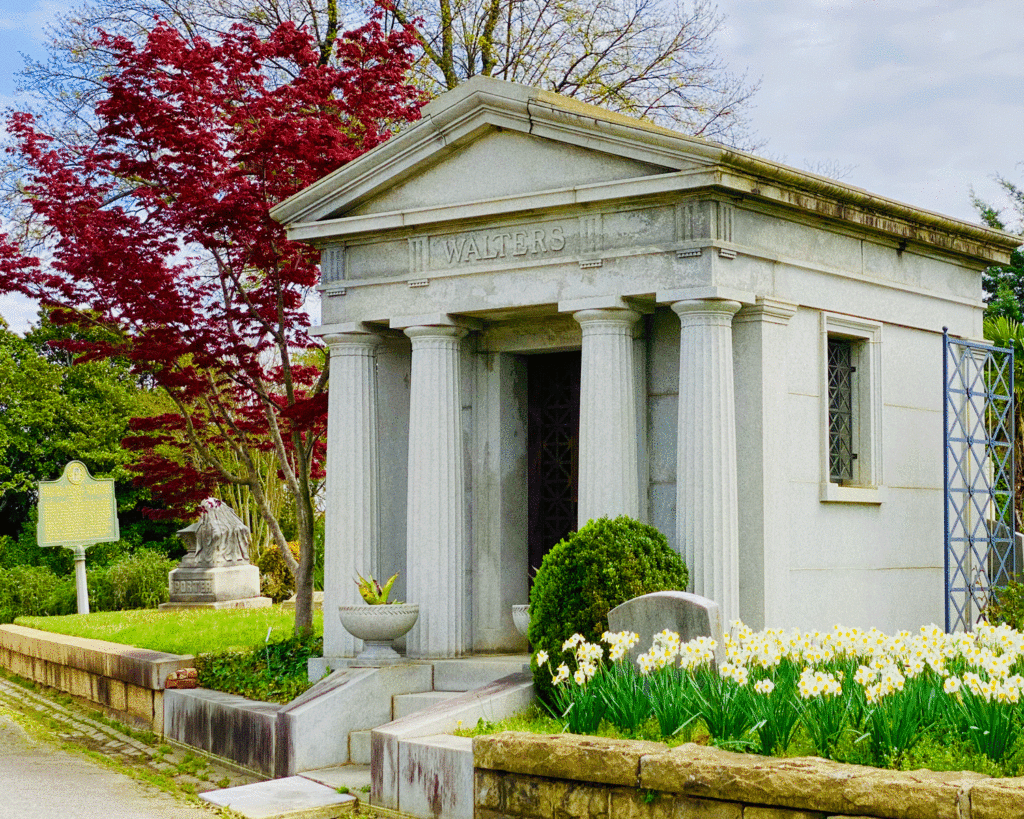 Mausoleum at Oakland Cemetery | Photo by Lucy Mercer